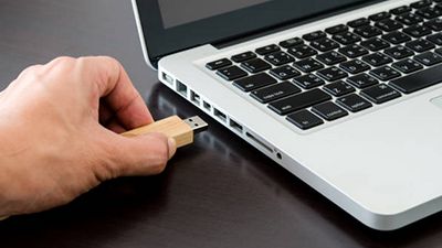 Fontos adatait rendszeresen mentse le külső adattárolóra.